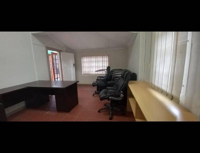 100M² OFFICE RENTED IN NEWTON PARK